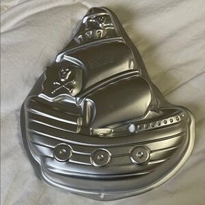 Wilton | Aluminum | Pirate Ship | BakeWare | Cake Pan | Theme | Mold